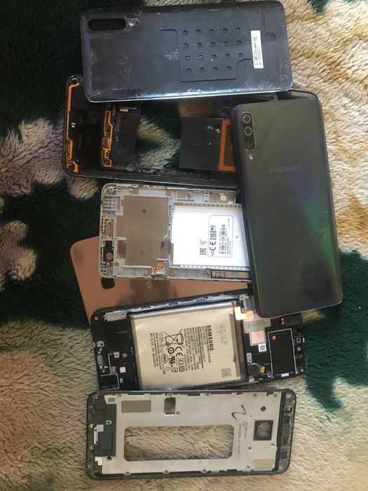 Продам обменяю лот нерабочих телефонов