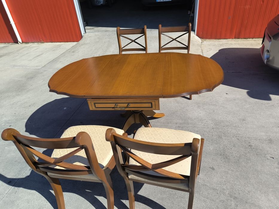 Маса от MDF и масивен дъб