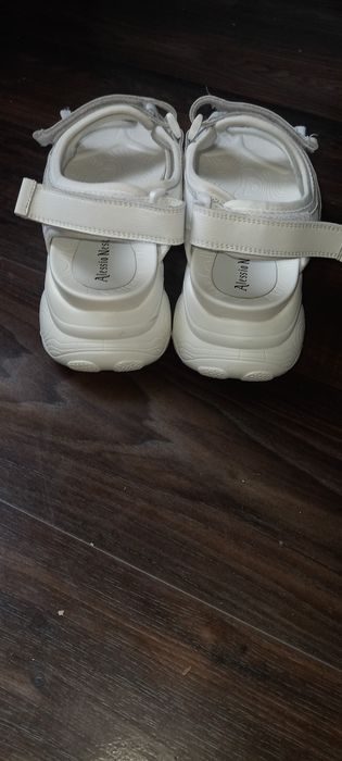 Сандалии на платформе 38р