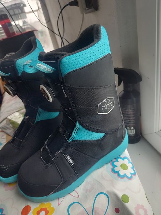 Buti snowboard marimea 38