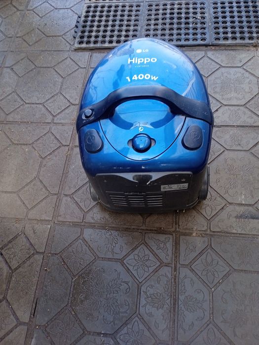 Продам пылесос. LG