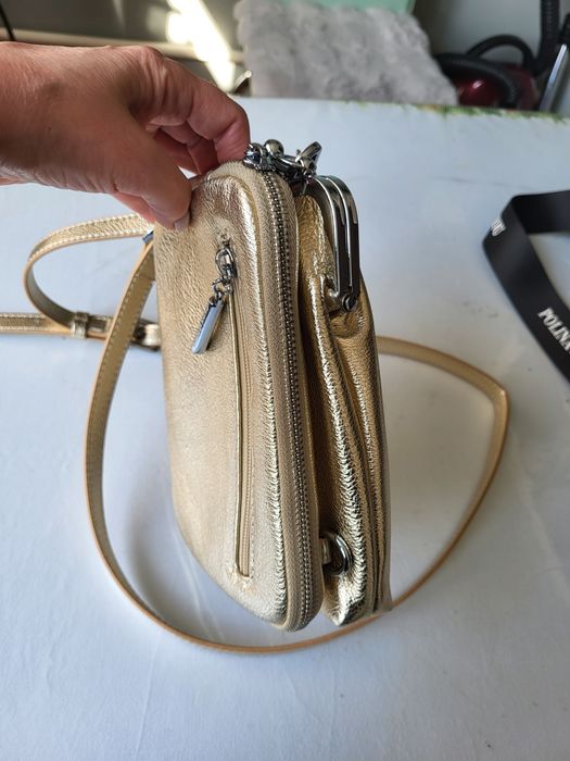 Продам брендовую кожанную сумку