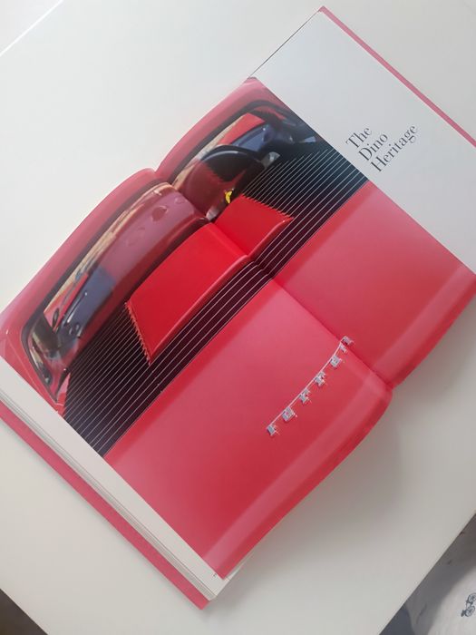 Колекционерска книга Ferrari – The Ultimate History (Пълната история)