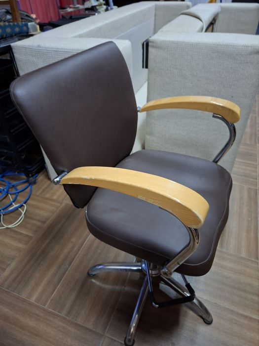 Фризьорски столове