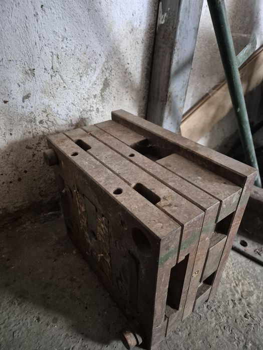 Шприцформи за дюбели