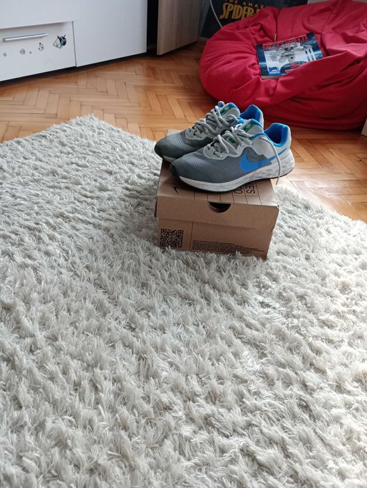 детски маратонки NIKE  и ADIDAS    
 МАТ-СТАР номер 37