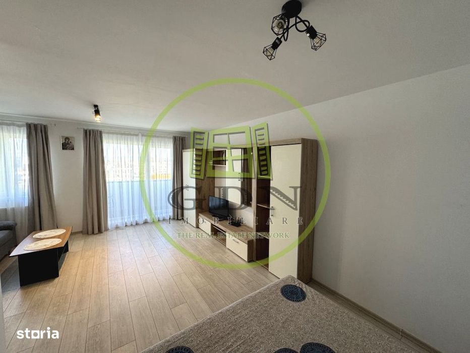 Garsoniera semidecomandata cu bucatarie separata, 39mp + balcon, compl