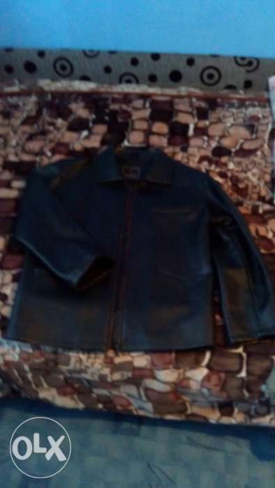 Vand geaca pentru barbati din imitatie de piele