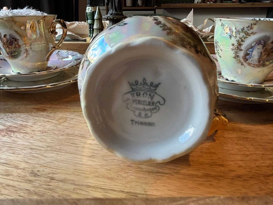 Порцелан - чаши и каничка Крон