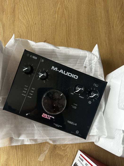 Професионален комплект за запис – RØDE NT1 + M-Audio AIR 192|4