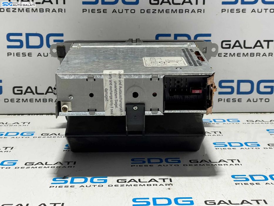 Unitate Radio CD Player U L V W MP3 Volkswagen Golf 6 Plus 2008 - 2013 Cod 5K0035156A 5K0035156B [L3103]