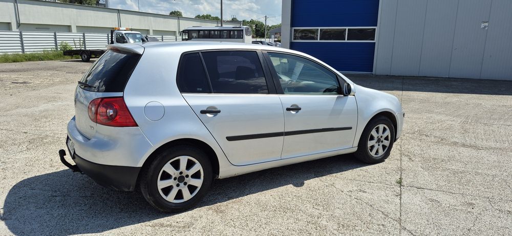 Vând vw golf 5 1.9tdi