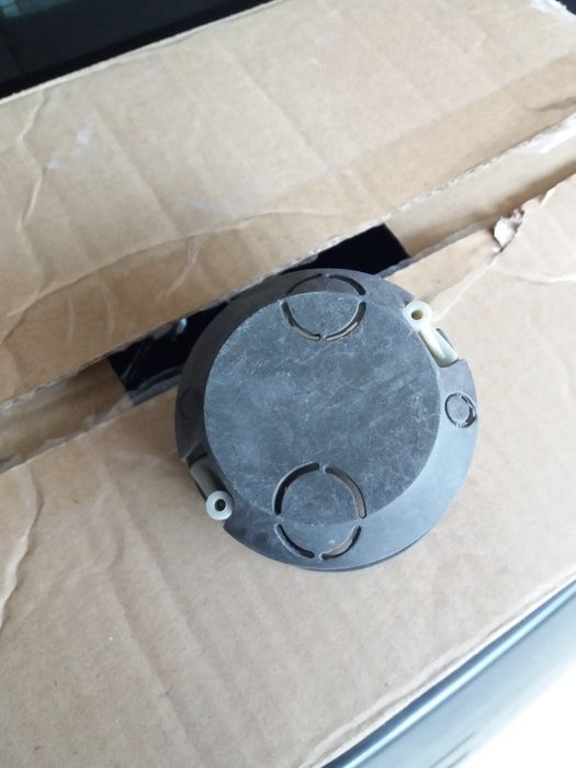 Doza rigips pt.priza sau intrerupator,de plastic,Nou. Pret. 10lei. buc