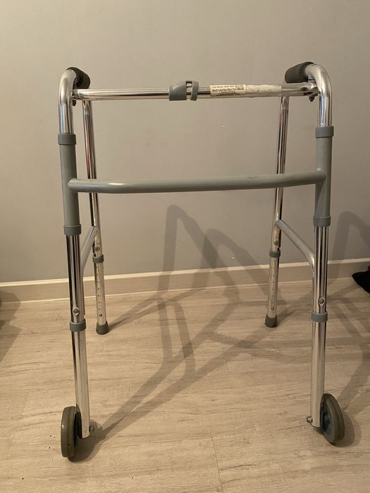 Ходунки складные на колесах