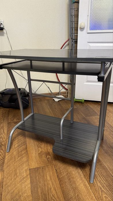 Продам стол учебный