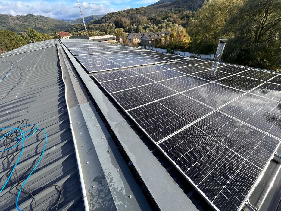 Spălare Panouri Fotovoltaice – Apă Demineralizată