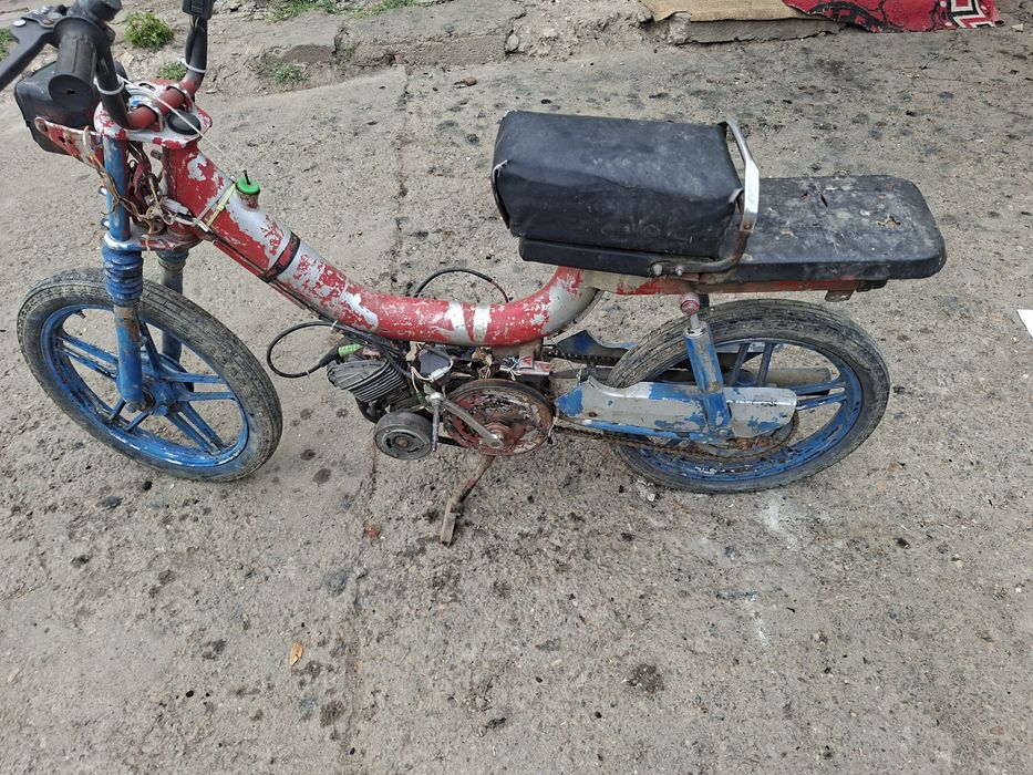 vând moped cu pedale