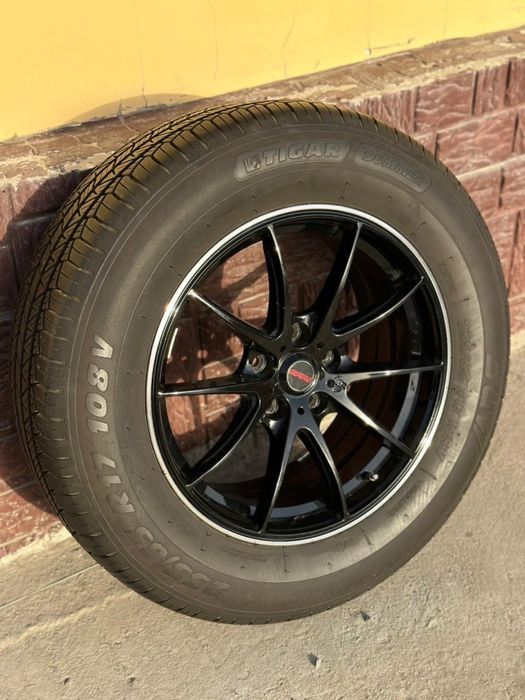 235/65/17 летний комплект на Kia Sorento Sportage