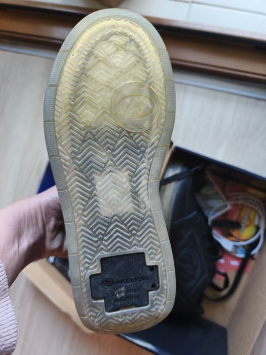 Детски маратонки с колелца Heelys