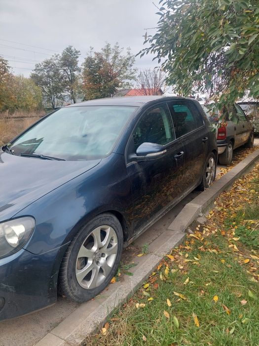 Vând Golf 5,puțin rulat în tara