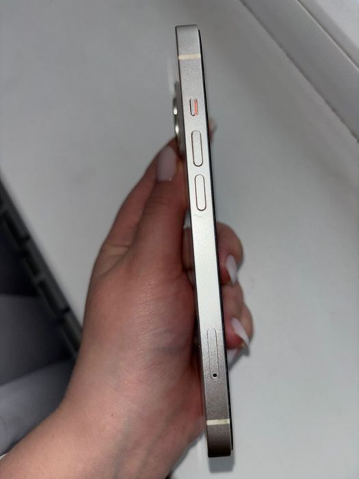 Продам айфон 13, срочно