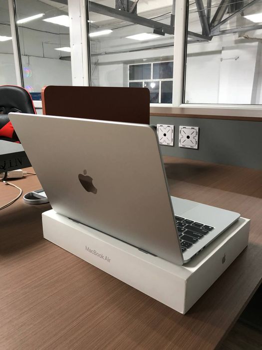 MacBook air 13 2025 года
