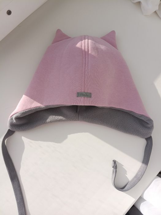 Продам шапку на осень весну