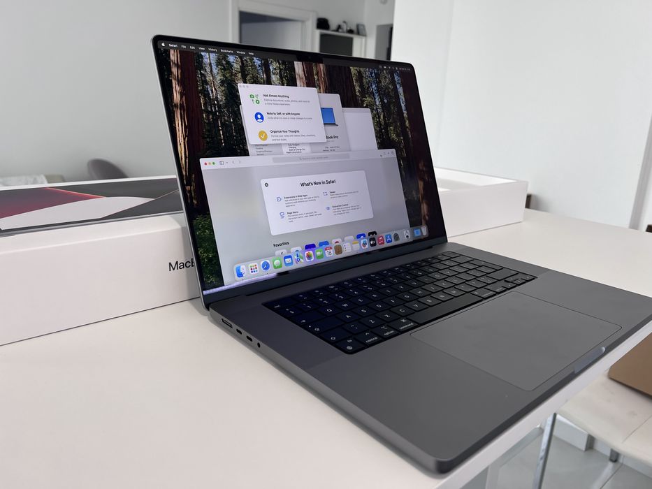 Macbook Pro 16 M1 Max 64 GB 1 Tera  Baterie 99%  38 cicluri NOU