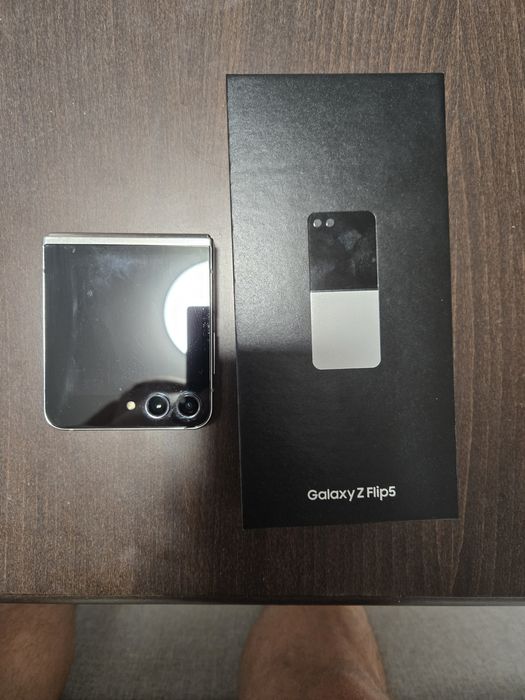 Samsung  galaxy Z Flip5