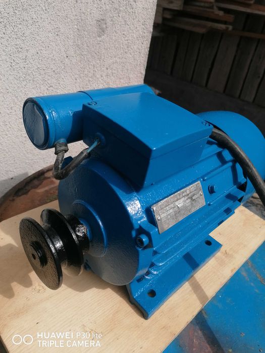 Двигатели монофазни