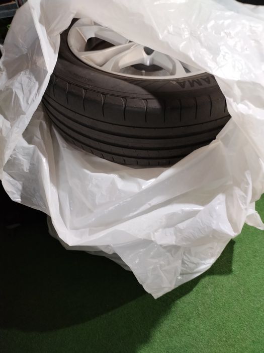 Vând jante cu cauciucuri BMW