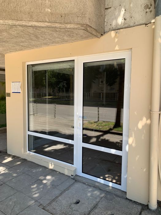 Дава се под наем Магазин в София, Център - 39 кв.м за 390 € - Снимка #2