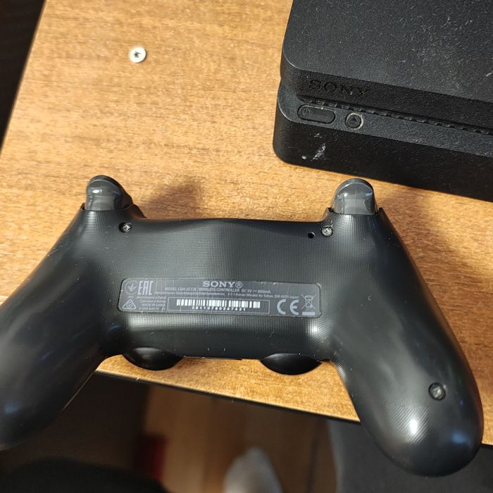 Vând PlayStation 4 512GB | 2 Controller-e | Jocuri | Stare 10/10