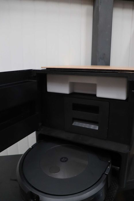 iRobot Roomba Combo j9+ Самоизпразваща се прахосмукачка робот