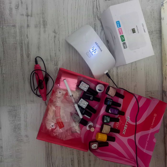 Лампа за гел лак и гел лакове