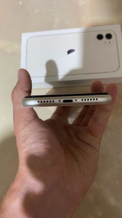 iPhone 11 белый ПРОДАМ