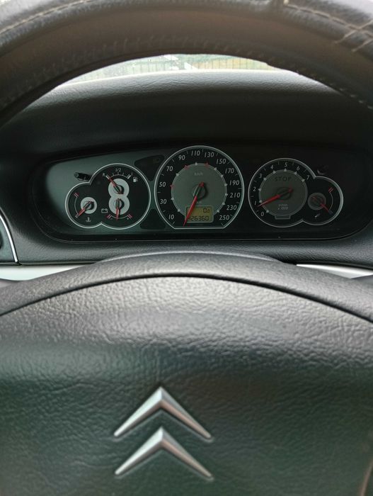 Vând sau schimb auto și rulota