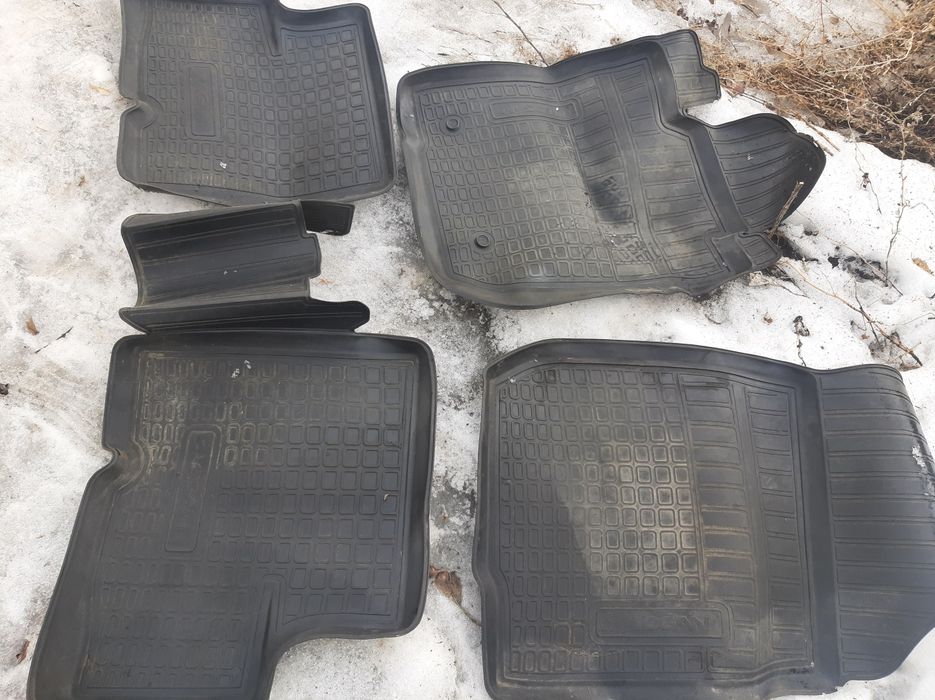 Продам Полики на рено логан оригинал