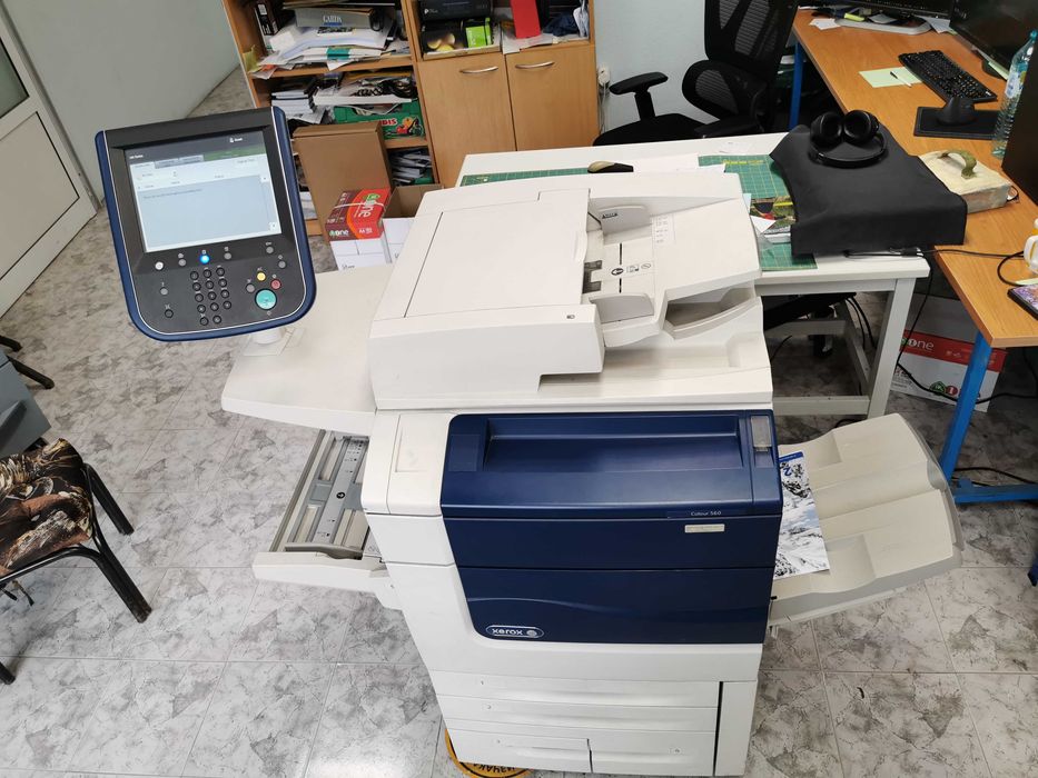 Продавам цифрова печатна машина Xerox Color 560