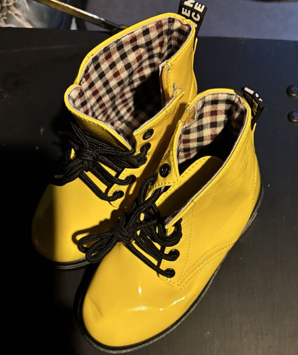 Детски лачени обувки - тип кубинки