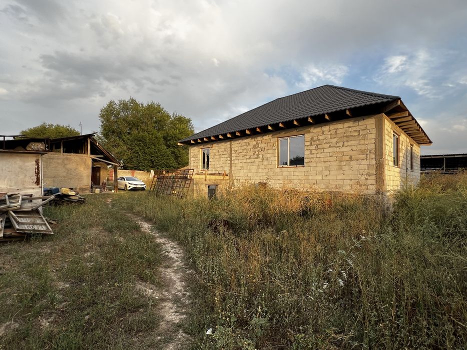 САТЫЛАДЫ! Жаңа кең үй  )Срочно!