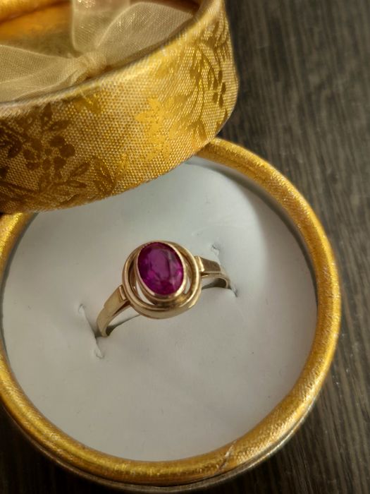 Золотое советское кольцо с рубином 583 пробы 19 размера