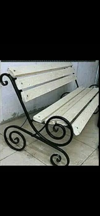 Качели, скамейкалар