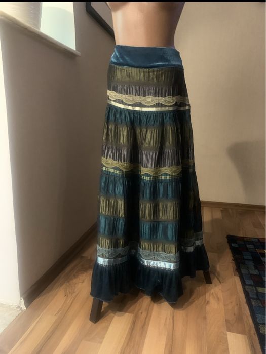 Fusta deosebita , turquoise, nr 38, matase , catifea, danta