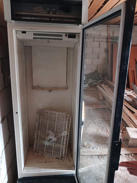 Ветринный холодильник