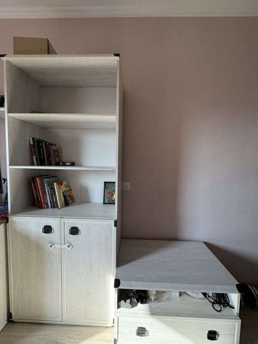 Продам шкаф, тумбу и стеллаж