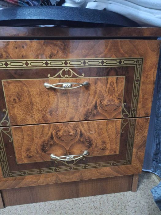 Продам тумбочку в отличном состоянии