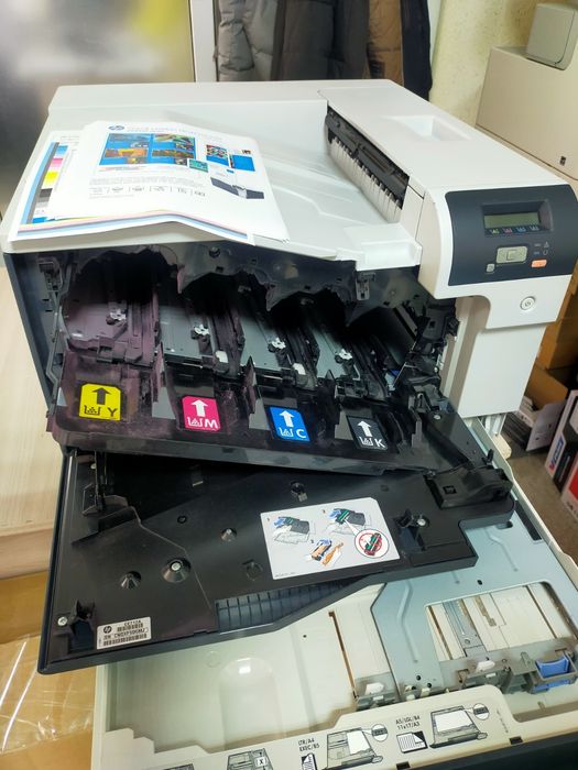 Продам цветные принтеры LAZER JET SP 5225