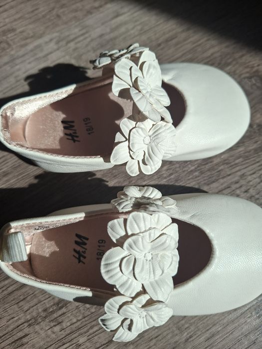 Нови обувки на H  M