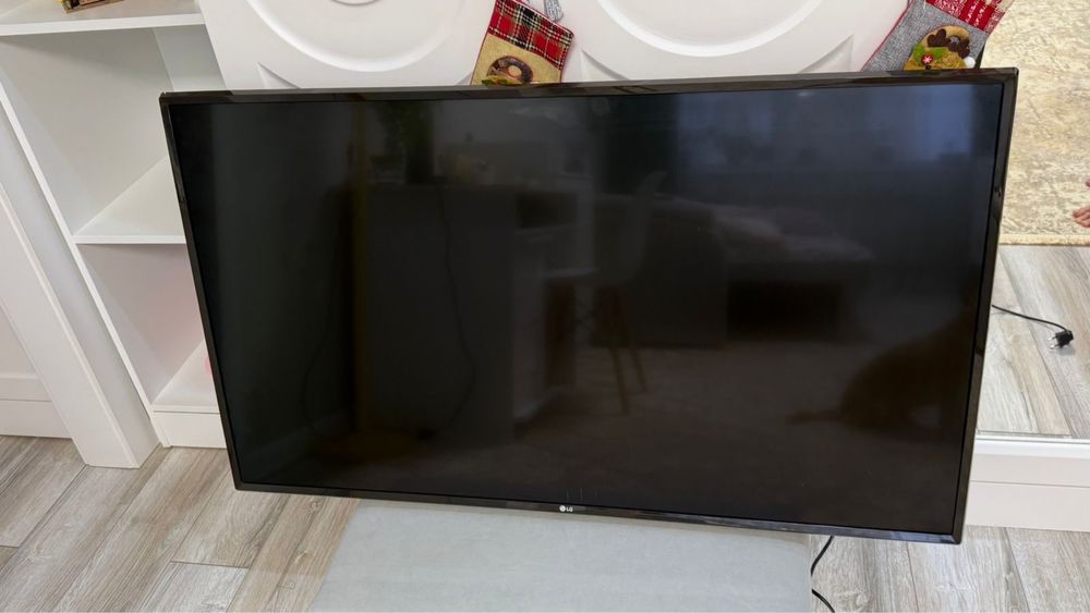 Продам телевизор LG